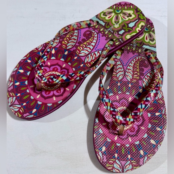 Vera Bradley Flip Flops Small Resort Medallion Size-7-8 - Picture 1 of 8